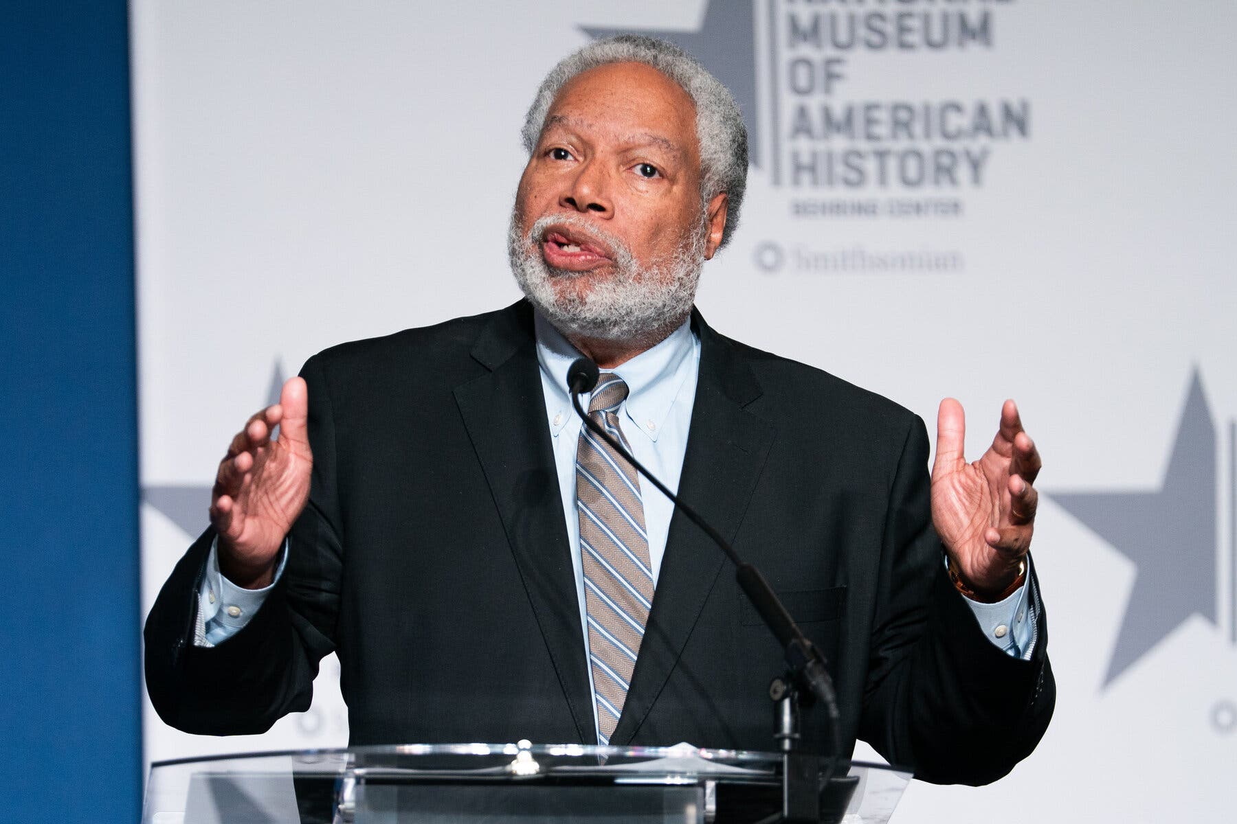 Smithsonian Head Lonnie Bunch to Retire Amid Political Scrutiny and Efforts to Reshape Institution