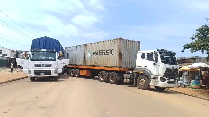 Heavy-Duty Drivers Shut Down Bida Roads to Protest Deplorable Highway Conditions