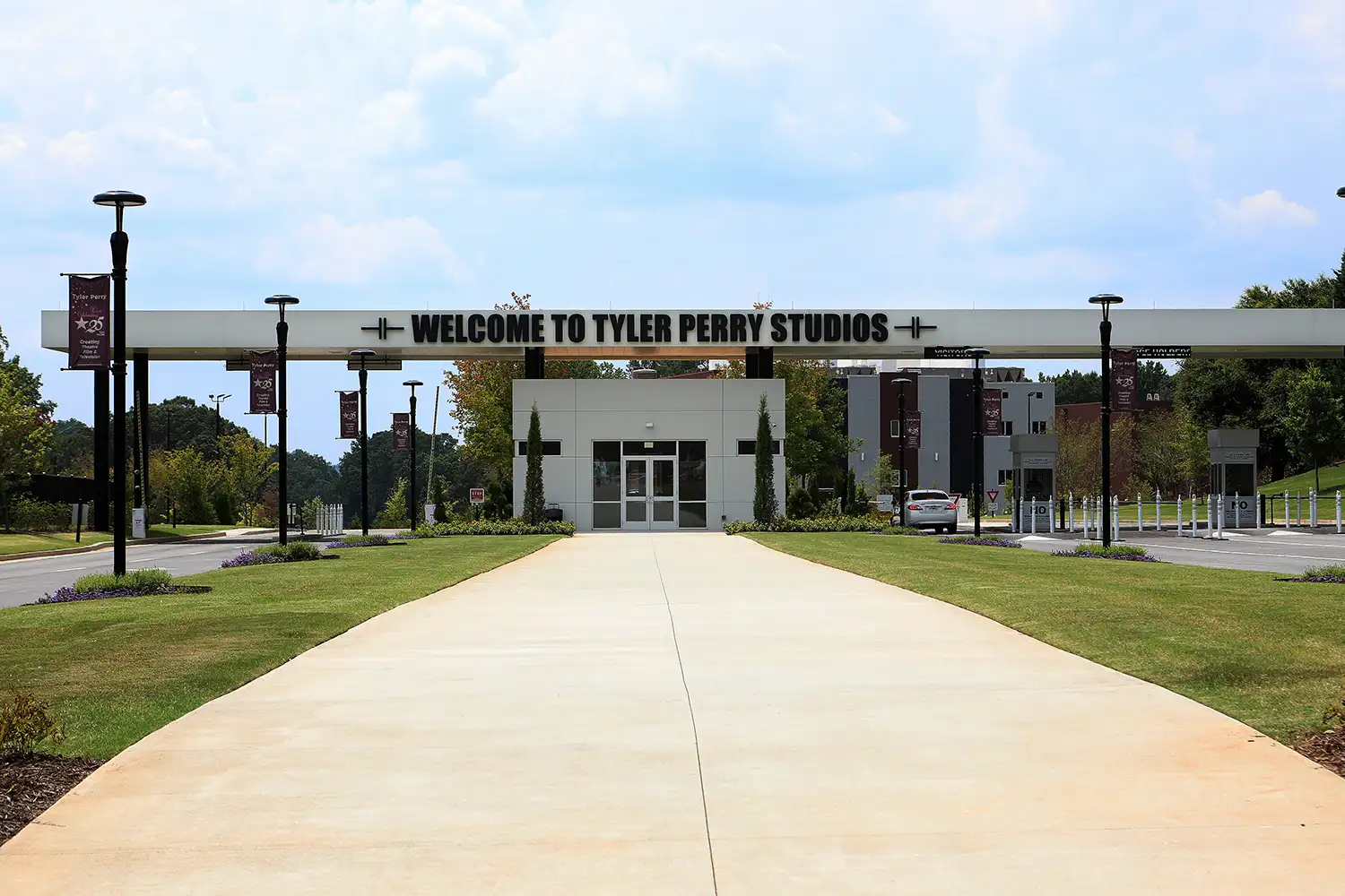 From Army Barracks to Hollywood Hub: How Tyler Perry Built a Historic Film Empire in Atlanta — image 1